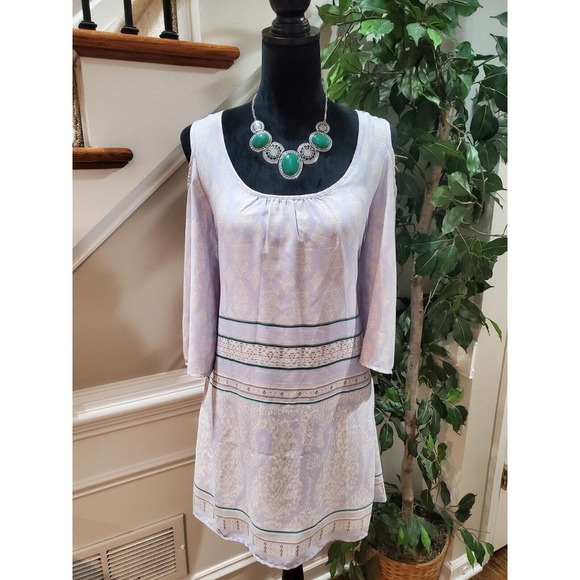 As U Wish Ivory & Green Scoop Neck Cold Shoulder Sleeve Knee Length Dress Size M - Picture 1 of 12